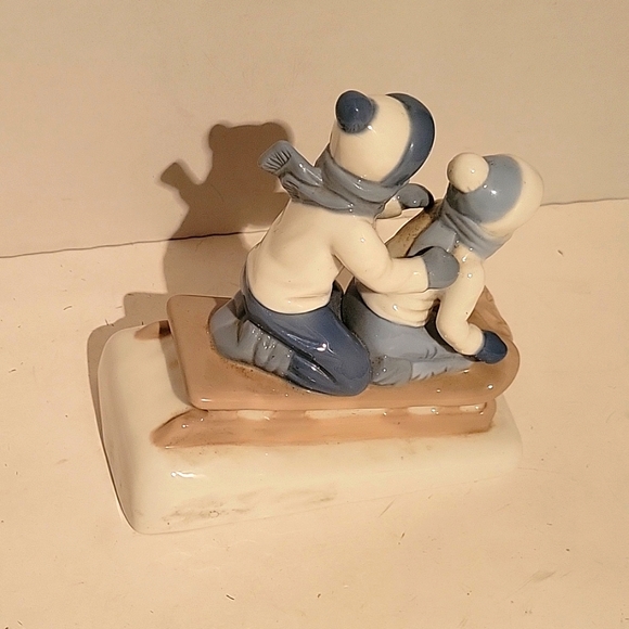Children Sleddding Porcelain Figerine By Paul Sebastián - Picture 3 of 6